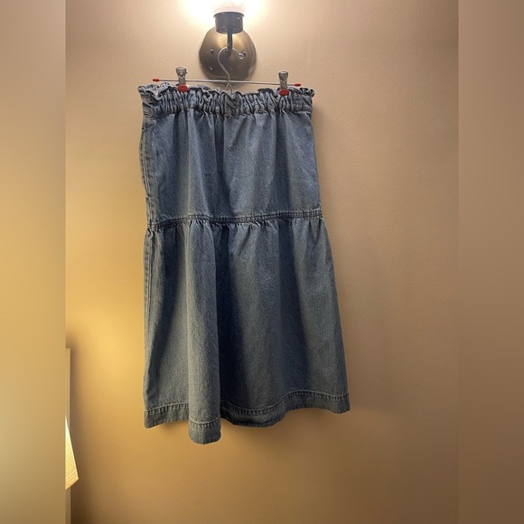 Madewell Dresses & Skirts - Madewell Denim Ruffle Pull On Skirt Size Medium